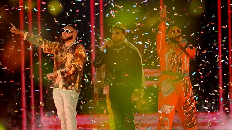 Edgar Semper, Anuel AA y DJ Luian se presentan en los Latin American Music Awards el jueves 20...
