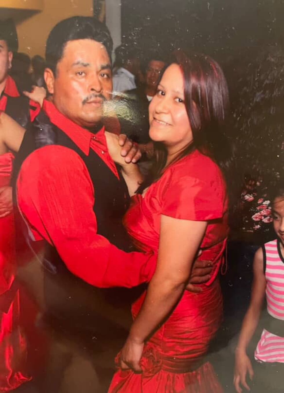 Tragedia en lago de Stone Mountain: madre hispana pierde la vida al intentar salvar a su hija.