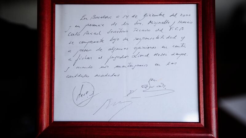 ARCHIV0 - Foto del 5 de enero del 2012, una copa de la servilleta en donde firmaron el primer...