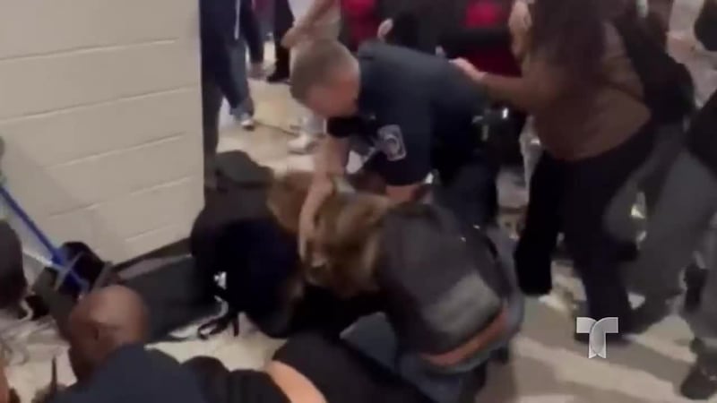 Estuadiantes denuncian que la violencia en Meadowcreek High School está fuera de control