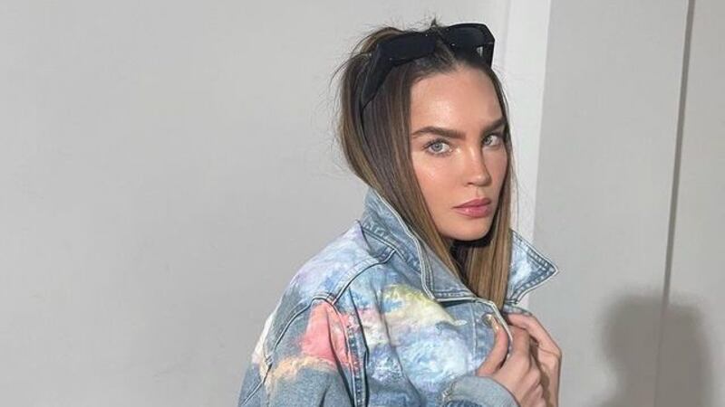Al borde del desmayo, Belinda detiene concierto en México