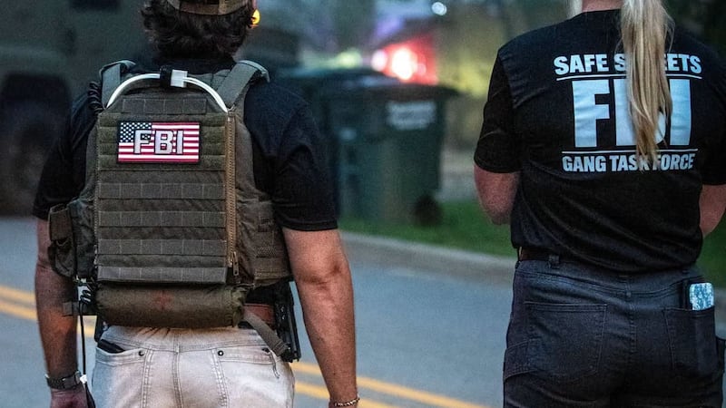 Autoridades locales con el apoyo del FBI llevaron a cabo un megaoperativo en Georgia.