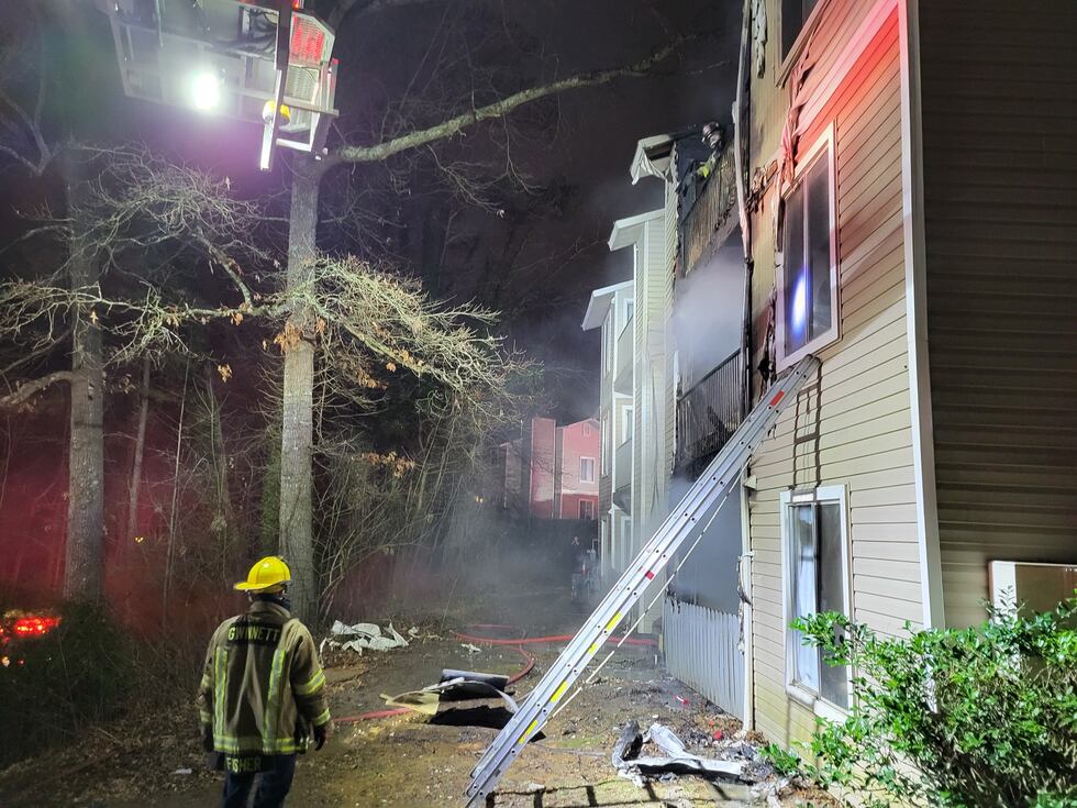 El Departamento de Bomberos de Gwinnett dijo que el residente que llamó al 911 informó que su...