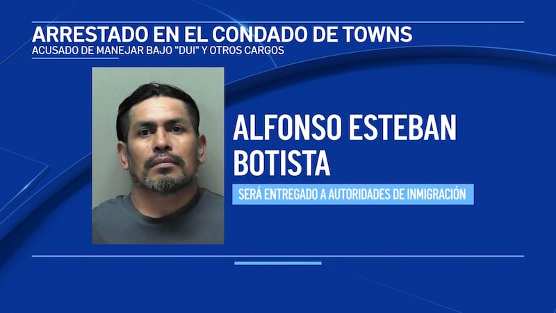 De acuerdo con el reporte de las autoridades, el hombre fue identificado como Alfonso Esteban...