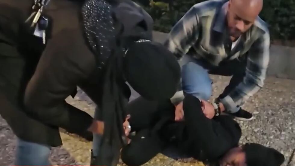 De acuerdo con el reporte de las autoridades, dos turistas de Utah y dos agentes de policía de...