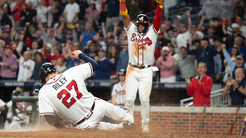 Ronald Acuna Jr. y los Barvos disputan hoy su primer partido de los playoffs. (AP Photo/Hakim...