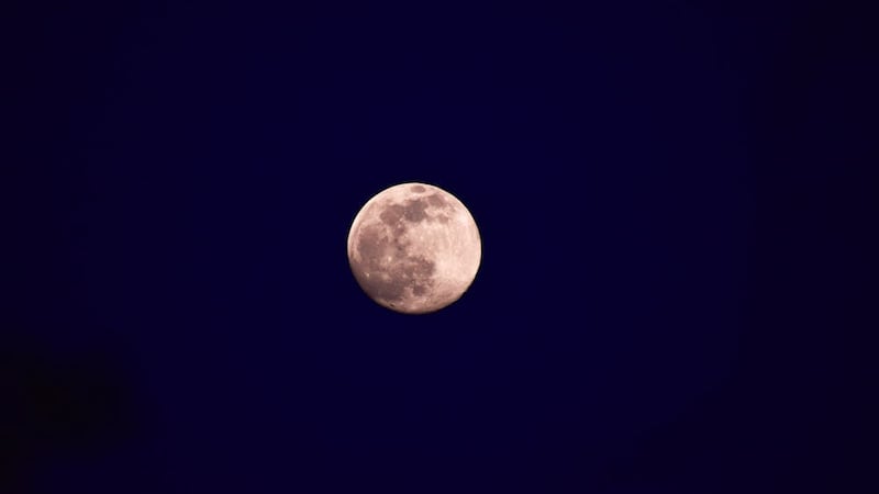 Luna Rosa de Abril 2024