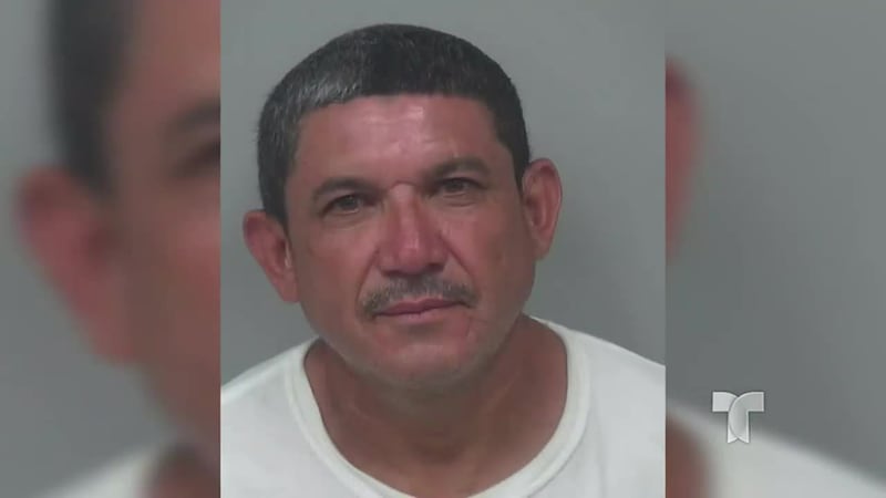 El sospechoso fue grabado por la cámara Ring de la víctima