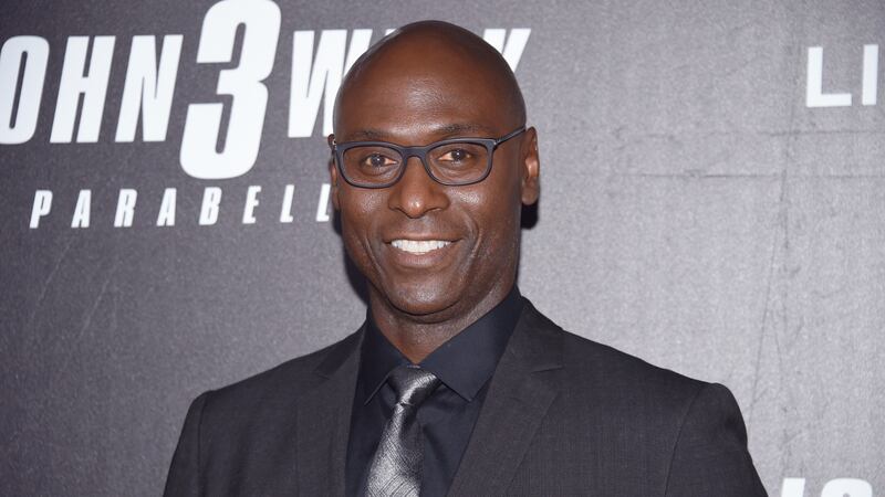 ARCHIVO – El actor Lance Reddick en el estreno mundial de "John Wick: Chapter 3 - Parabellum"...