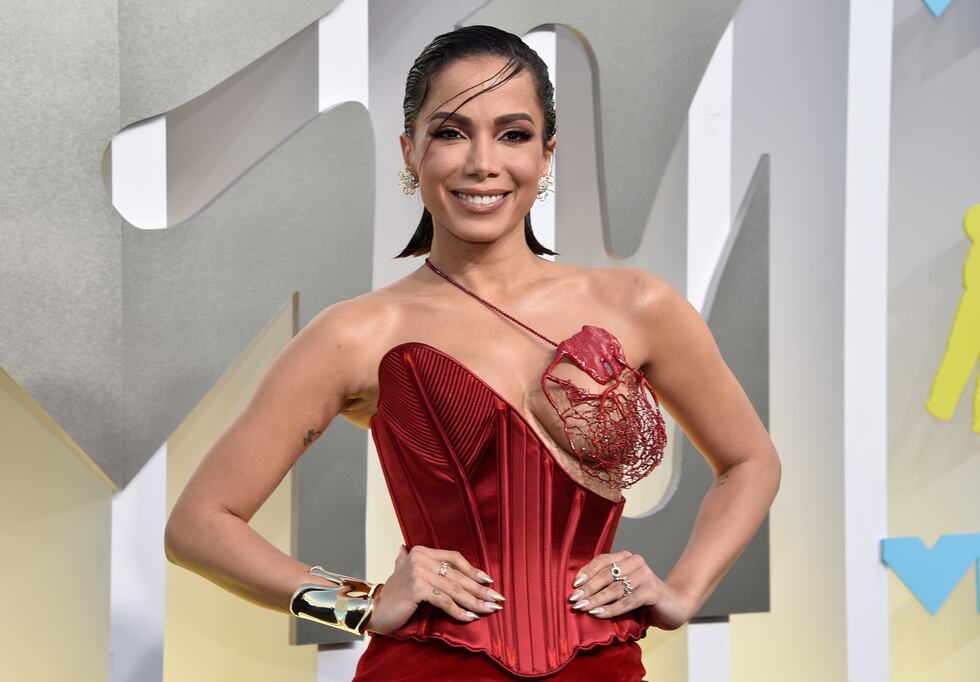 ARCHIVO - Anitta llega a los Premios MTV a los Videos Musicales en el Prudential Center el 28...