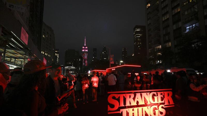 Un portal al Upside Down apareció en el Empire State Building para marcar el estreno de la 4ta...