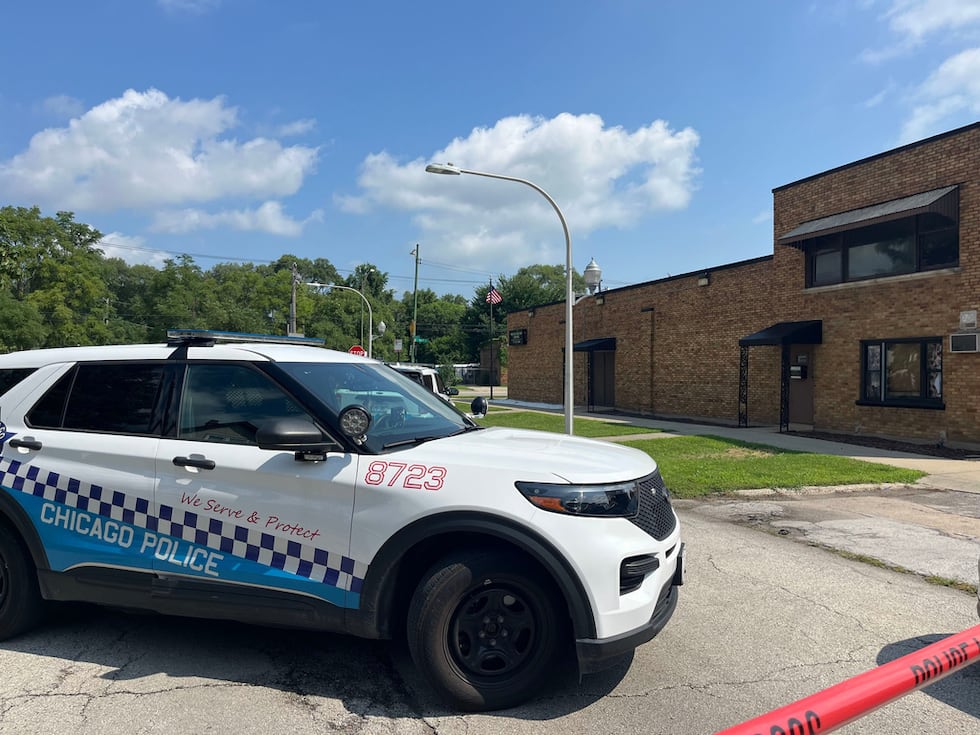 La policía investiga a South Chicago Chapel después de que las autoridades descubrieran...