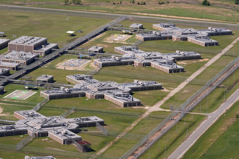 ARCHIVO Vista aérea del Centro Penitenciario Winn, un sitio de detención del ICE, el 9 de...