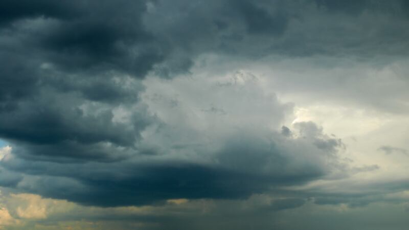 Se espera que la lluvia termine para las cuatro de la tarde, quedándonos solamente con cielos...