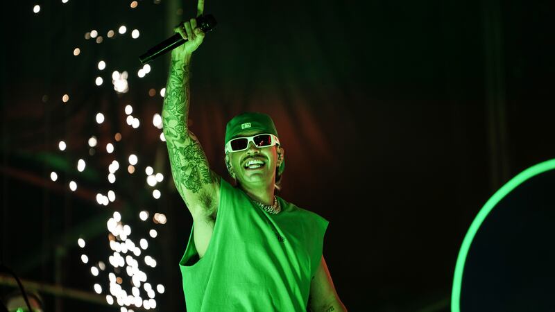 ARCHIVO - El cantante colombiano Feid se presenta en el festival Estéreo Picnic en Bogotá,...