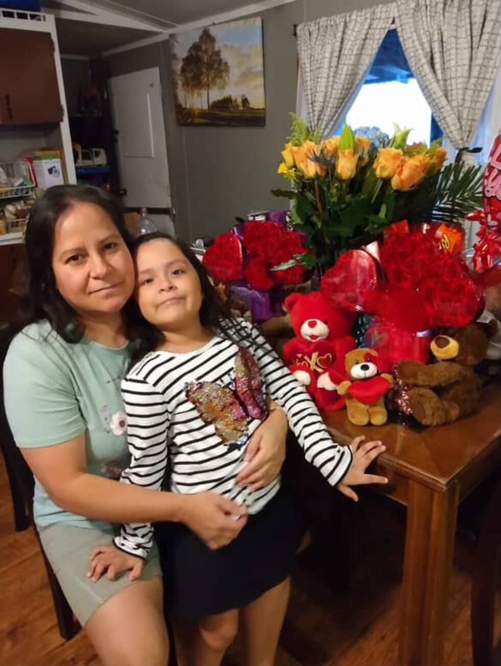 Tragedia en lago de Stone Mountain: madre hispana pierde la vida al intentar salvar a su hija.
