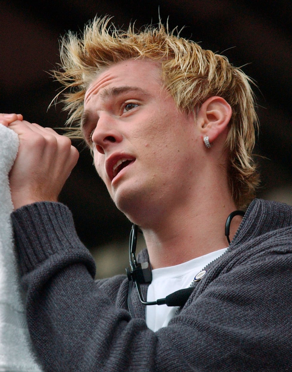 Hallan muerto a sus 34 años al cantante Aaron Carter