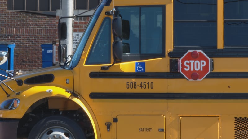 ARCHIVO | De acuerdo con las Escuelas Públicas de Atlanta (APS), una bala perdida impactó un...