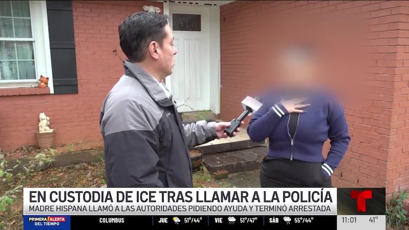 La madre hispana dice que estaba enfrentando una situación con su hijo y llamó a la policía...