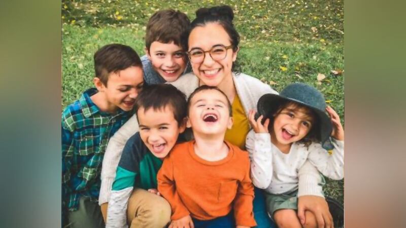 Carissa Odegaard llevaba a su hijo de dos años en brazos cuando fue atacada por el padre.