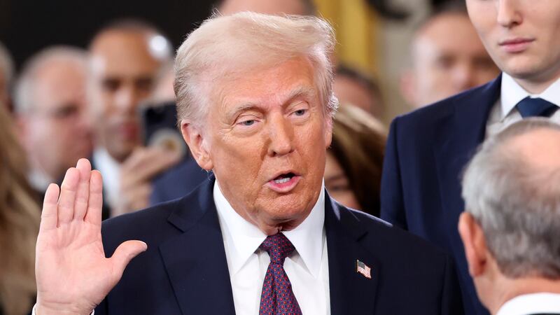 Donald Trump juramenta como presidente.