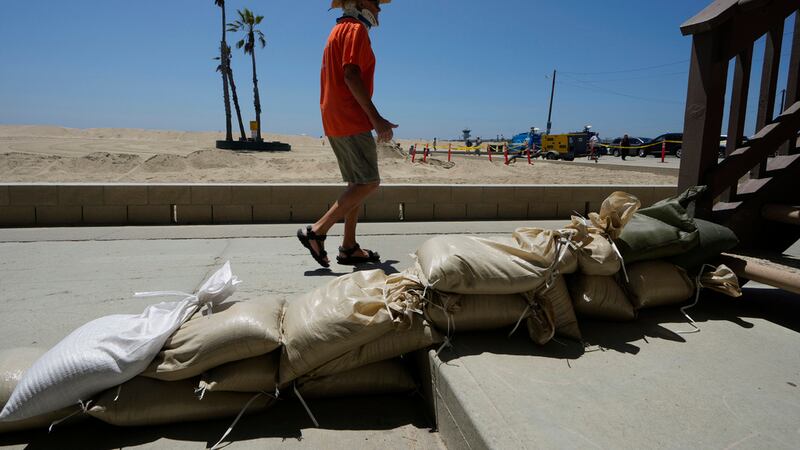 Huracán Hilary amenaza México y California con inundaciones “letales y catastróficas”