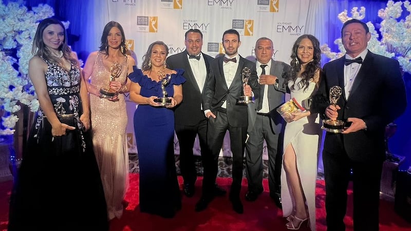 Dos de nuestros reportajes, nuestro equipos de noticias y nuestra vicepresidenta fueron...