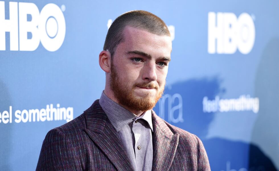 ARCHIVO - Angus Cloud, miembro del elenco del drama de HBO "Euphoria," posa en el estreno de...