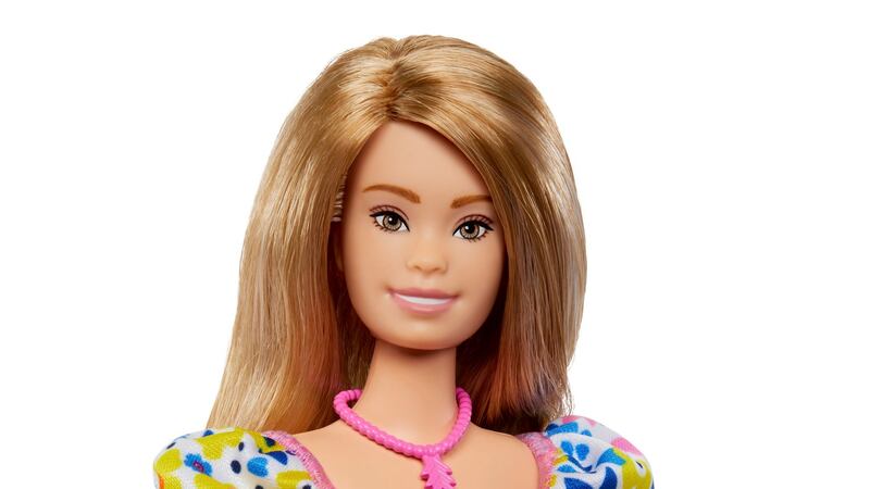 Esta imagen distribuida por Mattel, Inc. el martes 25 de abril de 2023, muestra a la primera...