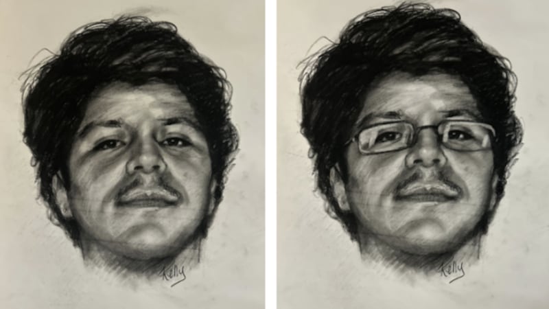 El sospechoso es descrito como un hombre hispano de tez clara, de entre 17 y 22 años...