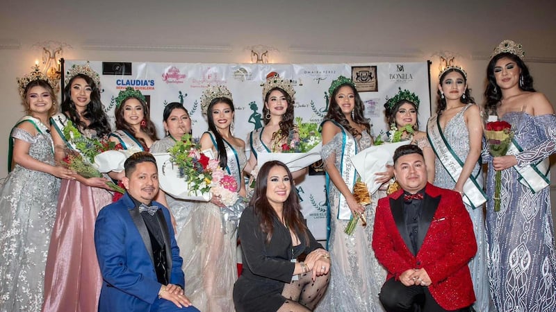 El maquillaje de las jóvenes corrió por cuenta de Jacky Vejar, de Bbonita Estudios, y el...