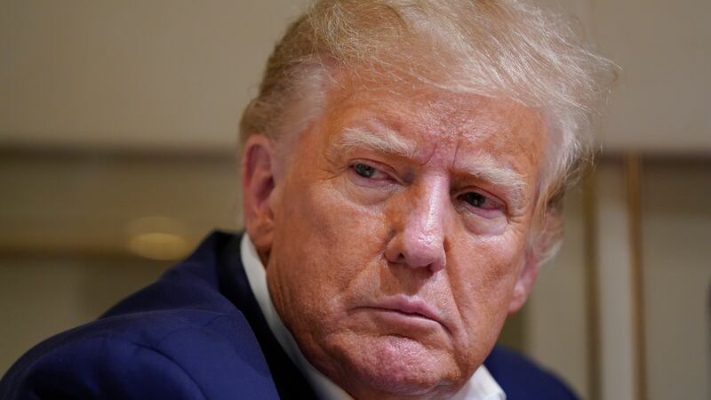 El expresidente Donald Trump dijo el martes que recibió una carta en la que se le informa que...