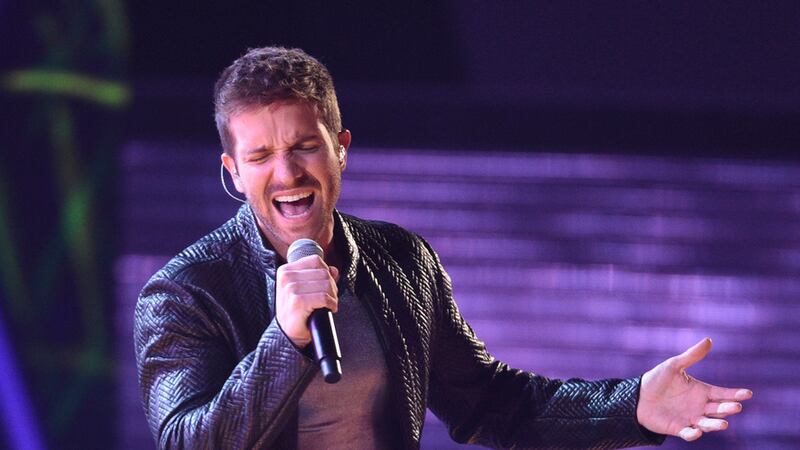 ARCHIVO - Pablo Alborán interpreta "No vaya a ser" en los Latin Grammy el 15 de noviembre de...