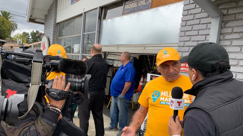 El ganador compró el boleto el 7 de noviembre en una gasolinera de Altadena, a 15 millas de...