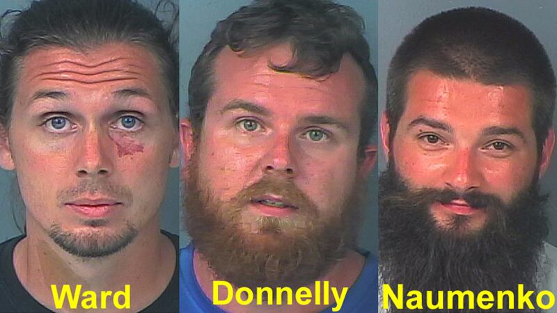 Los sospechosos fueron identificados como Aaron Ward, de 29 años; James Donnelly, de 28; y...
