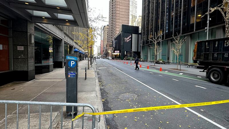 El hotel de Manhattan donde ocurrió el tiroteo el 4 de diciembre del 2024. (AP foto/Joe...