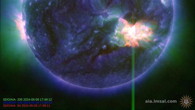 Fuerte tormenta solar podría alterar comunicaciones en EE.UU., advierten