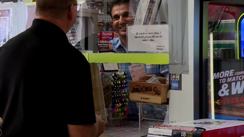 El gordo alcanzó los 672 millones de dólares luego de que nadie acertara los números ganadores...