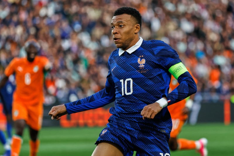 ARCHIVO | Kylian Mbappé, de Francia, en acción durante un amistoso ante Costa de Marfil en...
