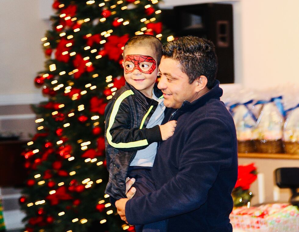 Telemundo Atlanta celebró el jueves su tradicional evento NaviDando.