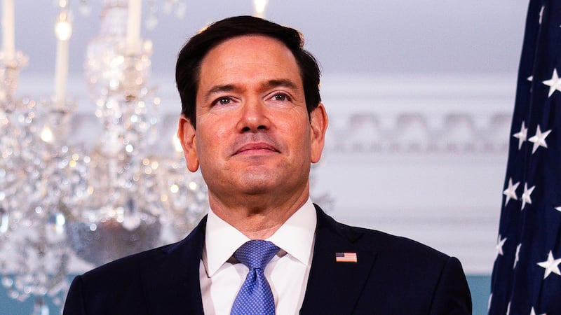 El secretario de Estado de Estados Unidos, Marco Rubio, llega con la ministra de Exteriores de...