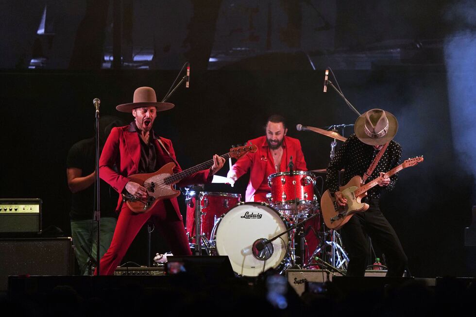 The Guapos durante su presentación en la 25ª edición del festival de música Vive Latino en la...