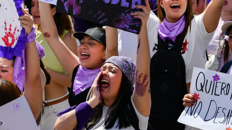 Mujeres marchan contra la violencia de género en el marco del Día Internacional de la Mujer en...
