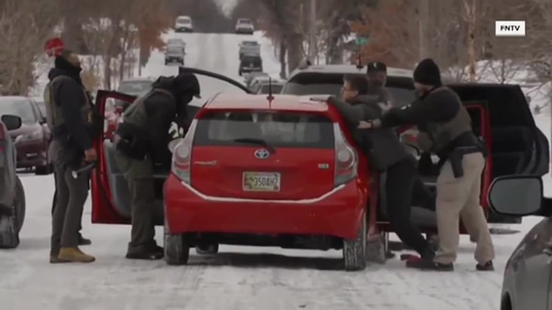 Ante el arresto e incluso muerte a manos de agentes de inmigración, ¿qué debe hacer si ICE...