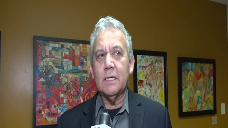 El artista mexicano Mauricio Zúñiga presenta su obra artística en el Consulado de México en...