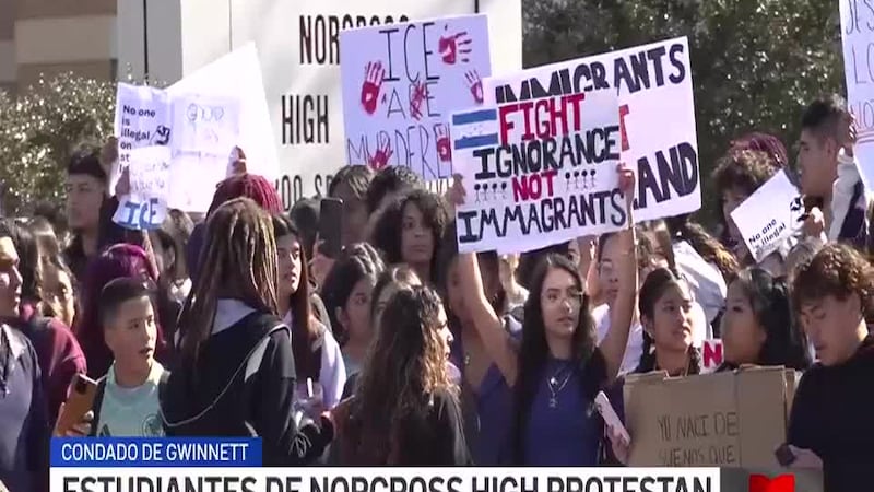 Distrito escolar del condado de Cobb amenaza con sanciones a los estudiantes que protesten en...