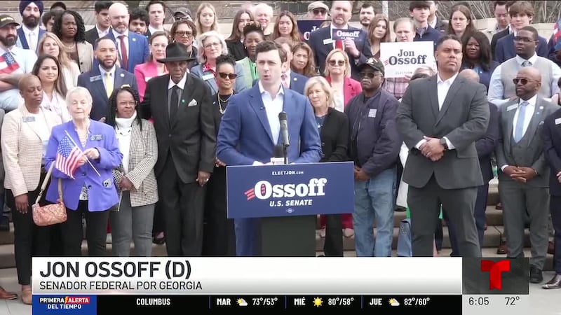 "Las elecciones de medio término son muy importantes", dice el candidato. Activistas hispanos...