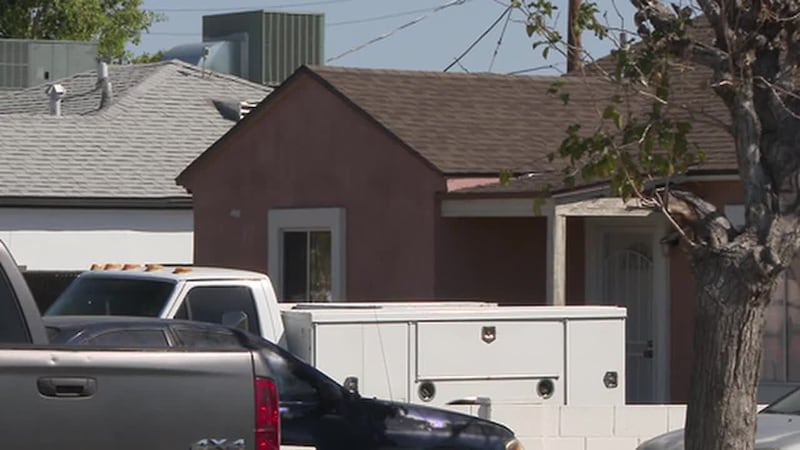 Una familia hispana cuenta la noche de terror que vivieron luego que un hombre supuestamente...