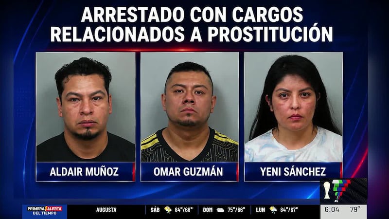 "Los agentes los habían estado siguiendo", dijo un vecino. Los tres arrestados fueron fichados...