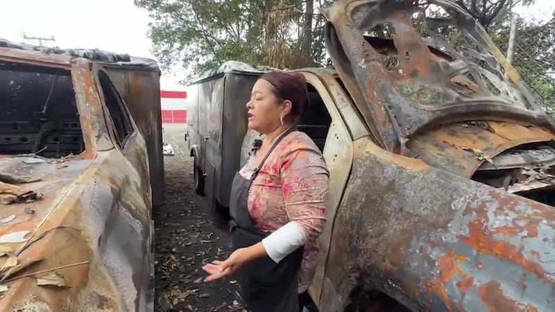 "¡Elsa, tus trocas se están quemando!". Familia hispana ve décadas de esfuerzo y sacrificio...